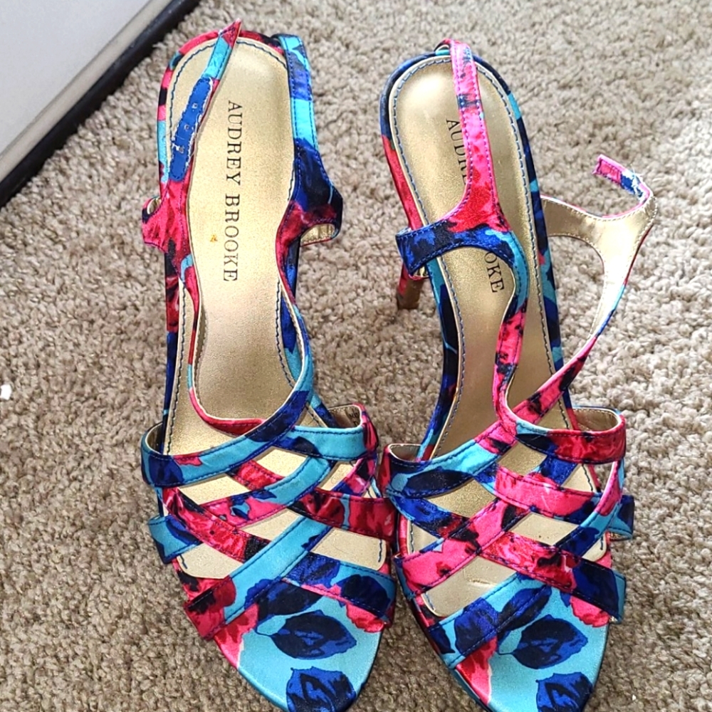 Women's dress shoes
